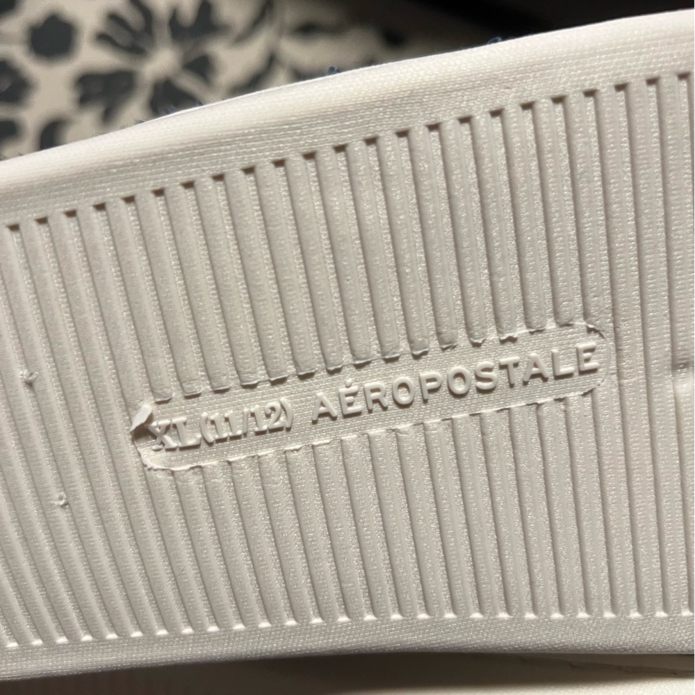 Aeropostale Slippers - Picture 6 of 8